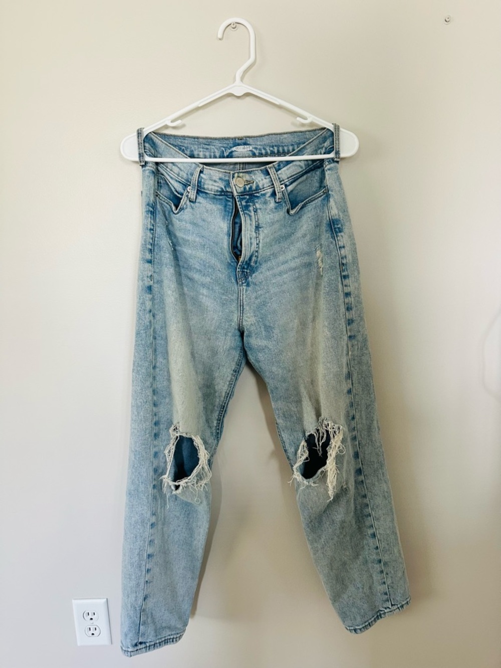Old Navy Light Blue Distressed Boyfriend Jeans